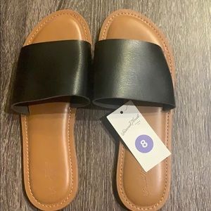 Universal thread sandals